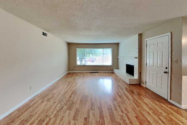 Building Photo - 10251029wo