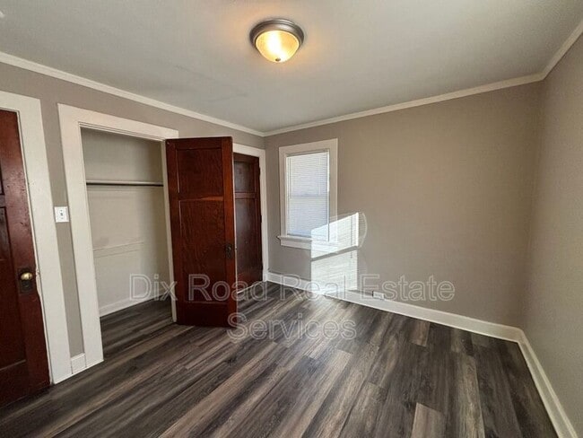 Building Photo - 55 Forest Glen Ave