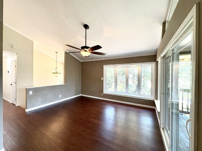 Building Photo - Charming 4-Bed by the Lake in Morgan Hill