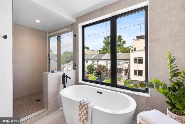 Building Photo - 261 Delmar St