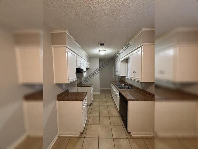 Building Photo - 149 Wildflower Dr