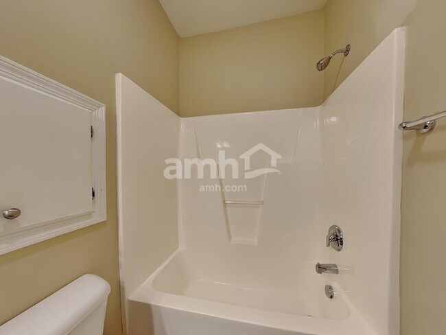 Building Photo - 1606 Hayesville Dr