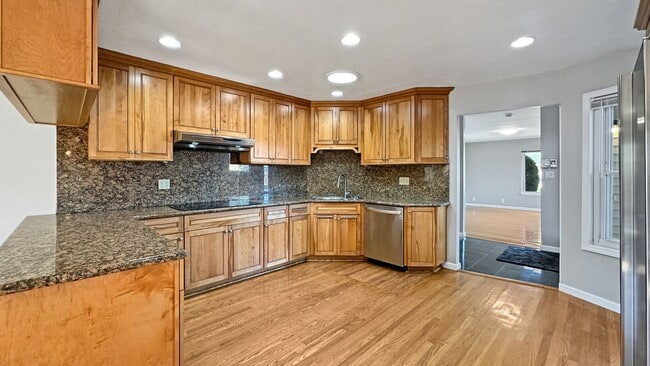 Building Photo - Coastal Comfort & Entertainer’s Retreat in Marina Faire