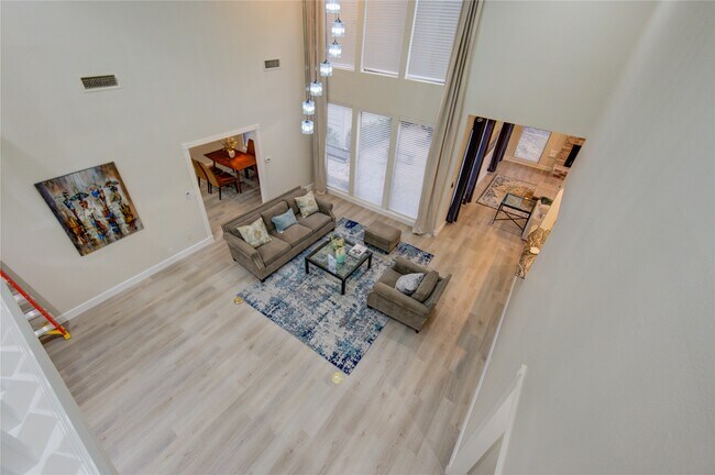 Primary Photo - 714 Last Arrow Dr