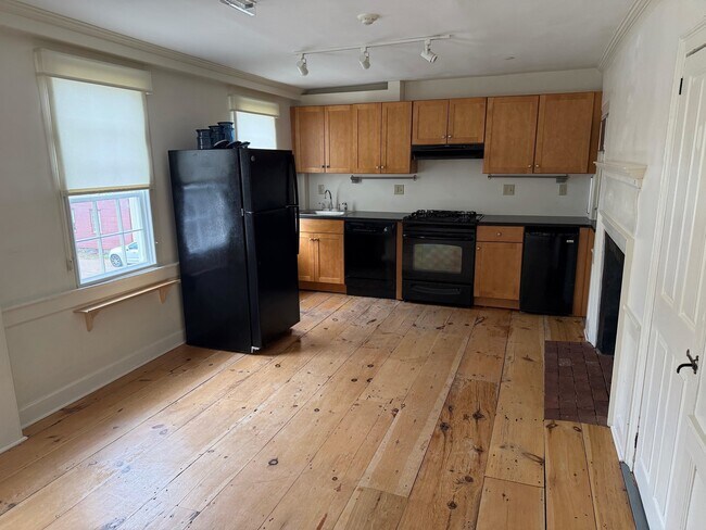 Building Photo - 72-74 Jefferson St