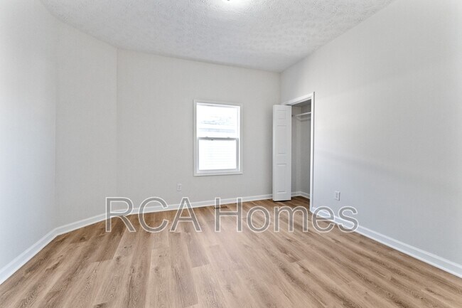 Building Photo - 23 N Gray St