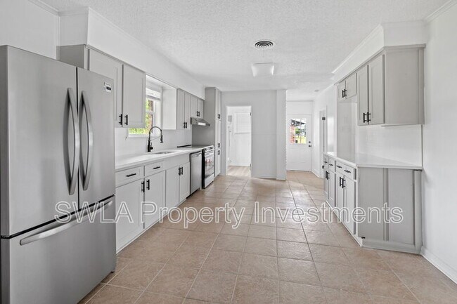 Building Photo - 1026 Bee Tree St