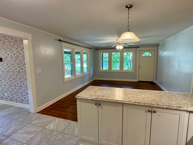 Building Photo - Historic Shiloh - One Level, Three Bedroom...