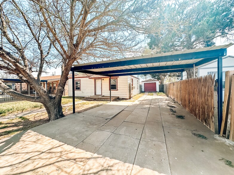Building Photo - 3207 Amherst St
