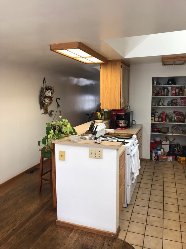 Building Photo - 3 Bedroom Available August 2026; Monthly r...