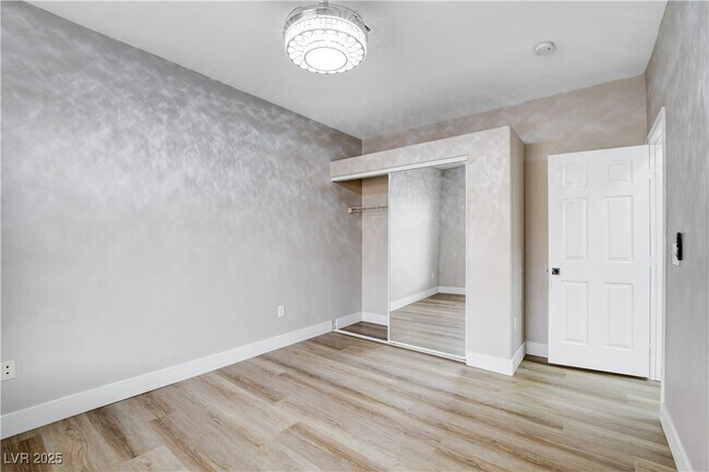 Building Photo - 1713 Sky of Red Dr