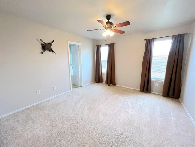 Building Photo - 102 Wren Cove