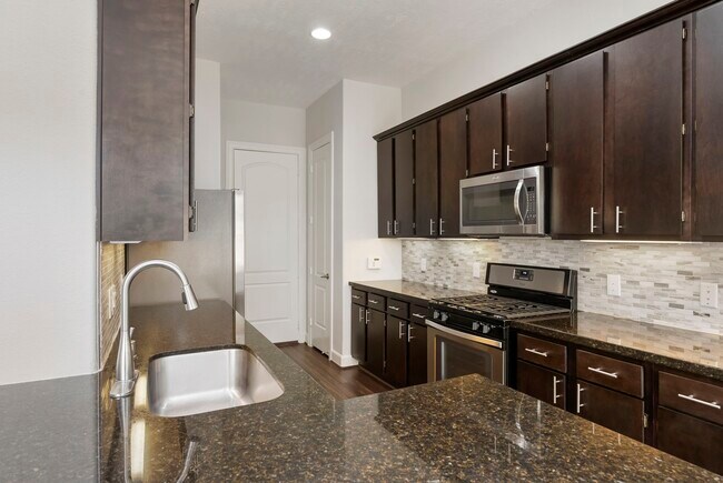 Building Photo - 31 Aventura Pl