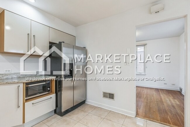 Building Photo - 706 Broadview Ave