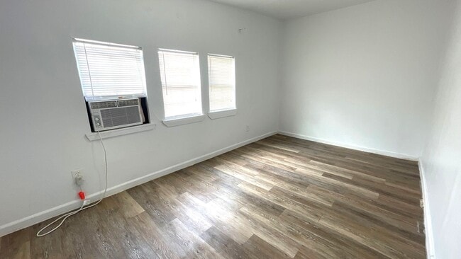 Building Photo - 5523 Avenue O 1/2