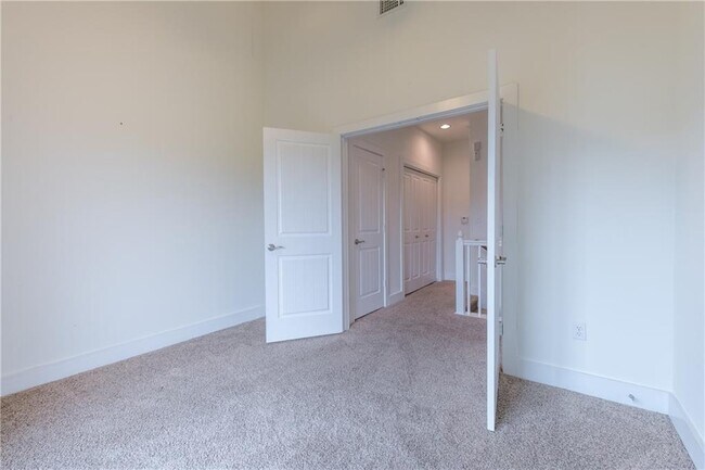 Building Photo - 8110 Ranch Rd 2222