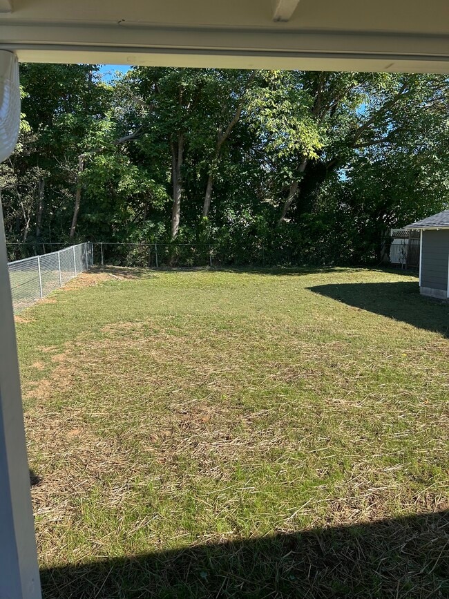 Building Photo - 105 Cross St