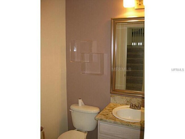 Building Photo - UCF Area 4 bedrooms/2.5 baths with 2 Car Garage on a Cul-De-Sack