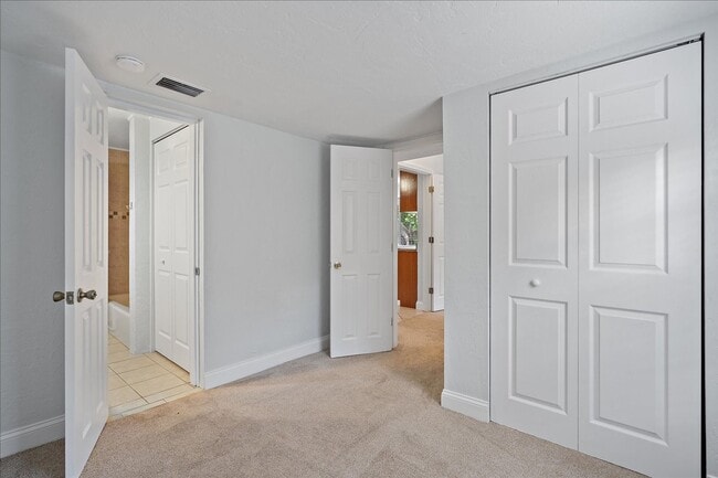 Building Photo - Annual Unfurnished Rental Available - 3 Be...