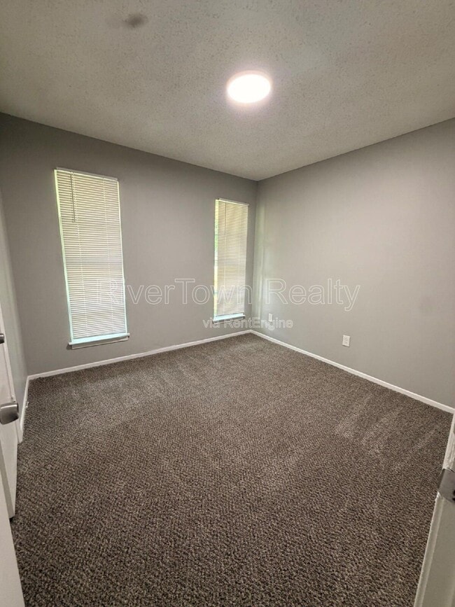 Building Photo - 691 Creekstone Cir