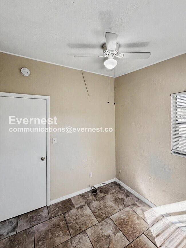 Building Photo - 2925 N 46th St