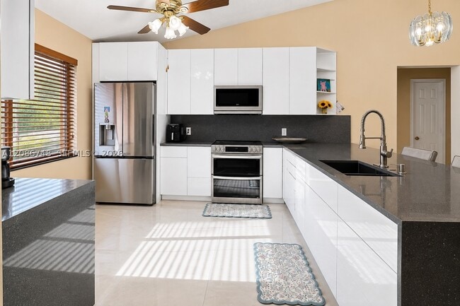 Building Photo - 21034 Chinaberry Dr
