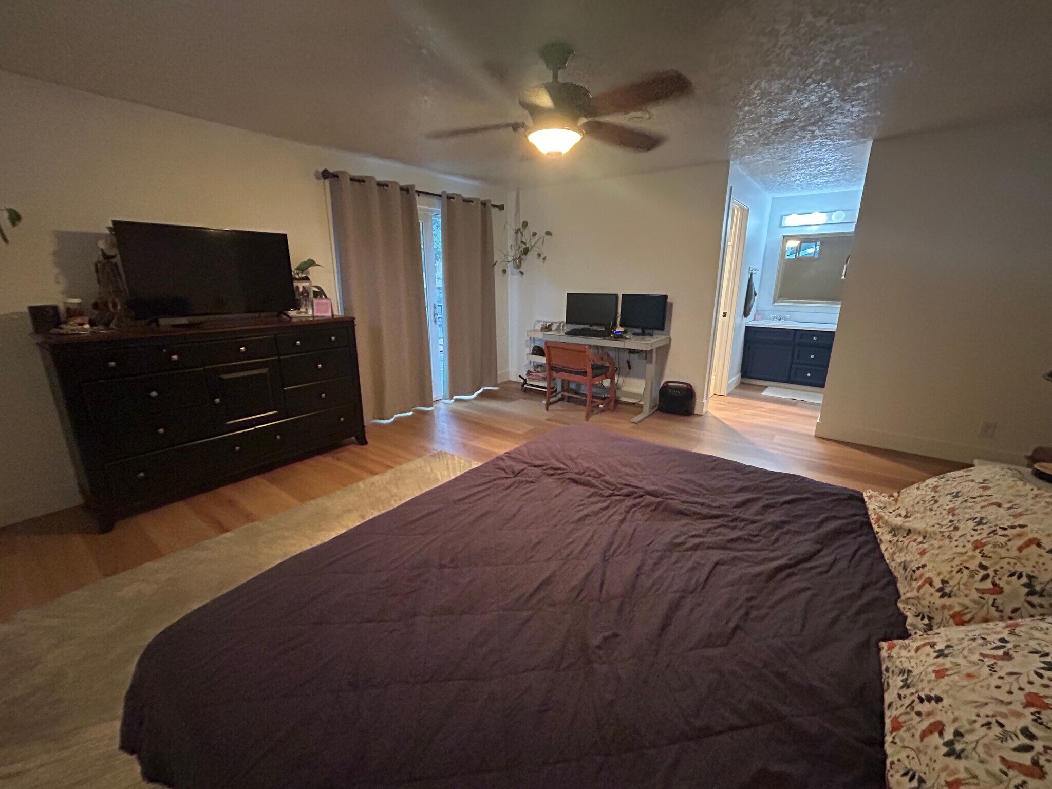 Very specious master - 10377 W Alliance St