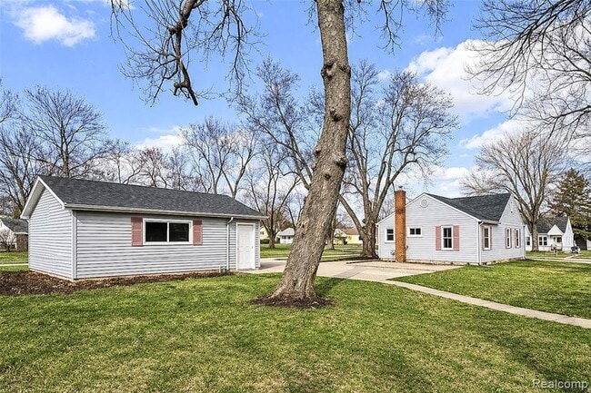 Building Photo - 7451 Cavell St