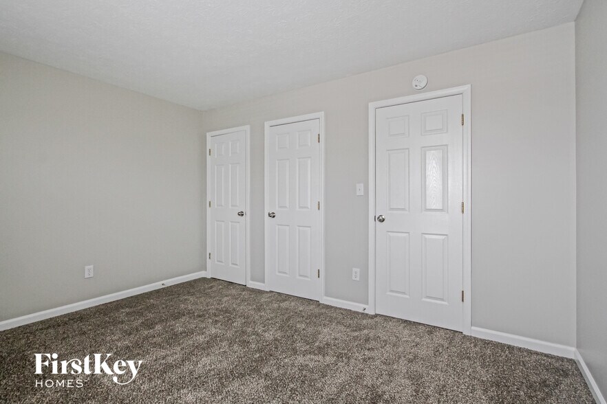 Building Photo - 6250 Twyckenham Dr