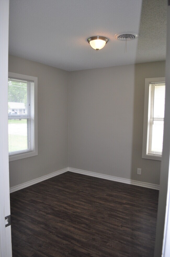 Building Photo - 817 Mulkey Ln