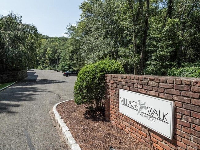 Building Photo - 38 Village Walk