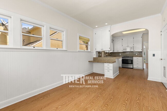 Building Photo - 842 42nd St