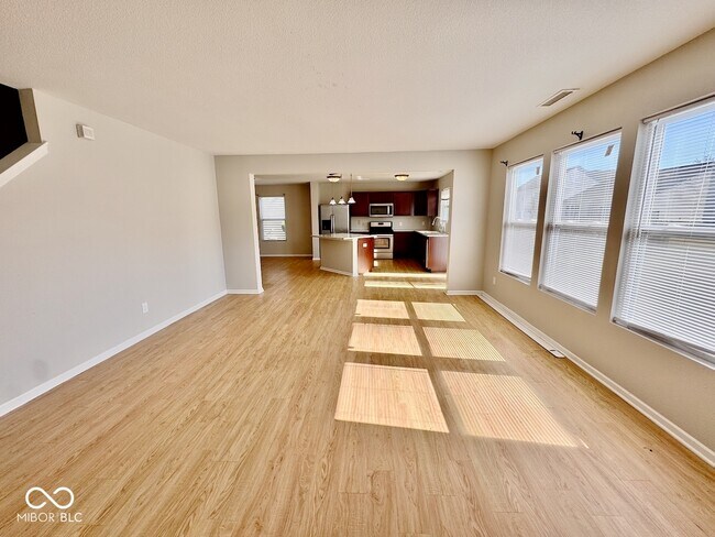Building Photo - 12431 Teacup Way