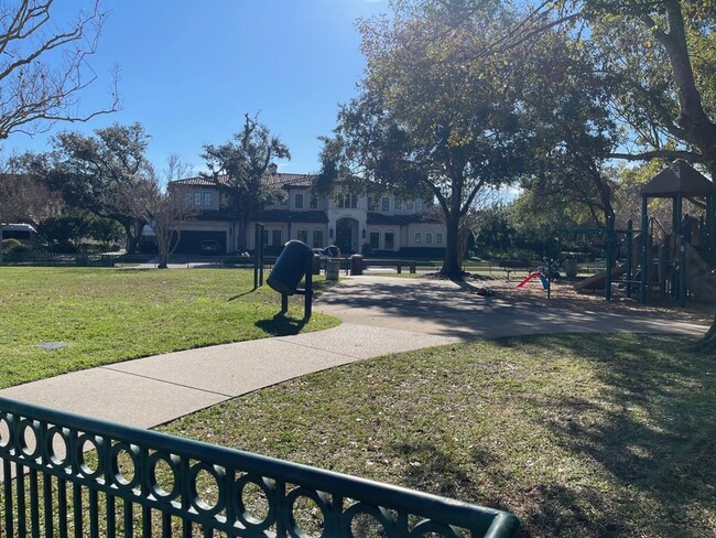 Building Photo - 2400 N Braeswood Blvd