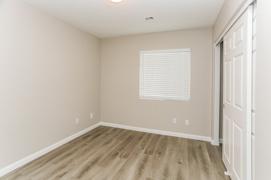 Building Photo - 1230 Maple Pines Ave