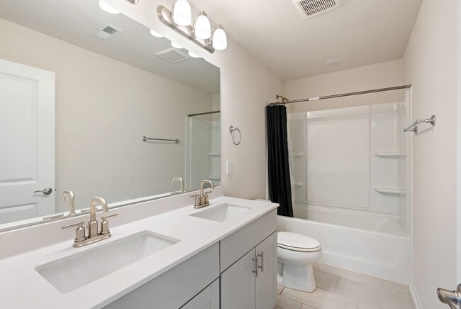 Building Photo - Nearly New, Spacious 5 Bed/3 Bath Home in ...