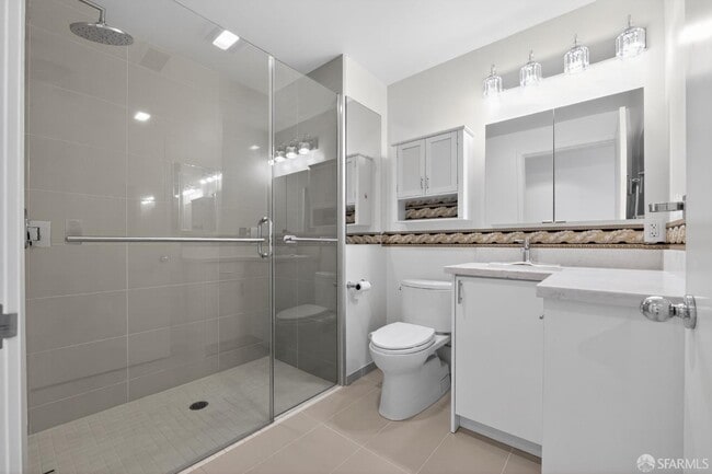 Building Photo - 10 Innes Ct