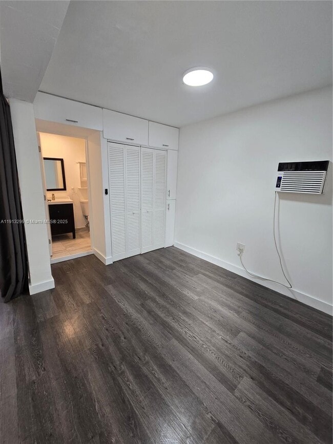 Building Photo - 1629 SW 6th St