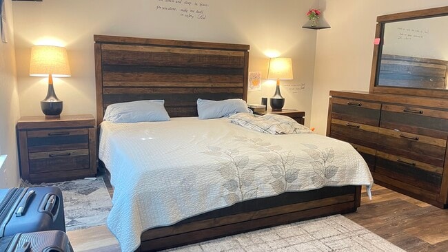 Building Photo - 6917 Minchew Ct