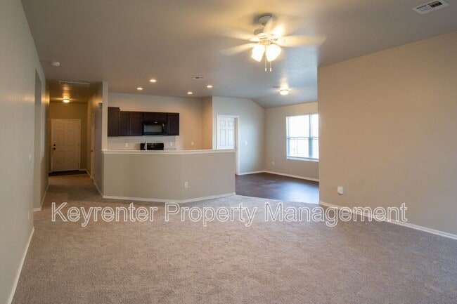 Building Photo - 1124 Granite Ln