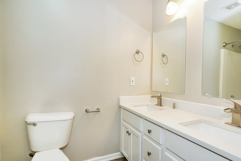 Building Photo - 6713 Ascot Dr