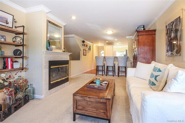 Building Photo - 213 Waterside Close