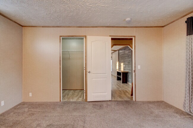 Building Photo - 269 Seays Rd