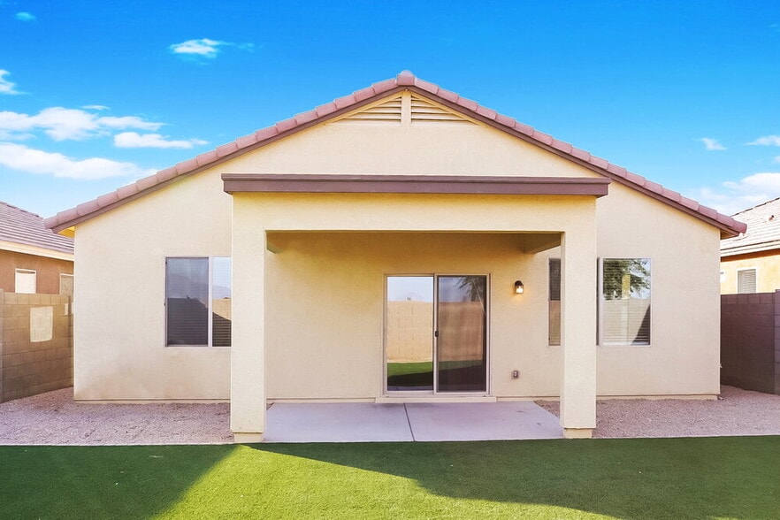 Building Photo - 3882 E Alamo St