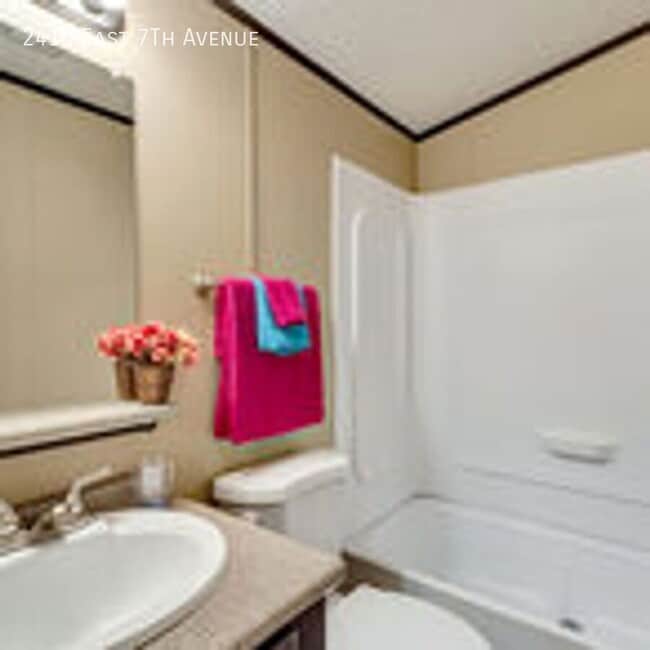 Building Photo - 2410 E 7th Ave