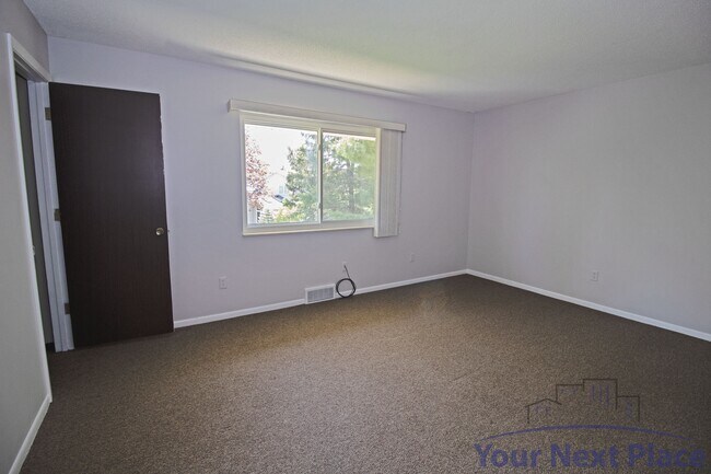 Building Photo - 4340 Chatsworth Cir