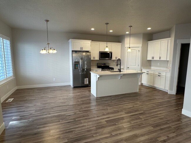 Building Photo - Beautiful Lehi townhome for rent!