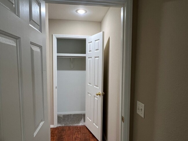 Building Photo - AVAILABLE NOW! Nixa 3 Bedroom, 2 Bathroom