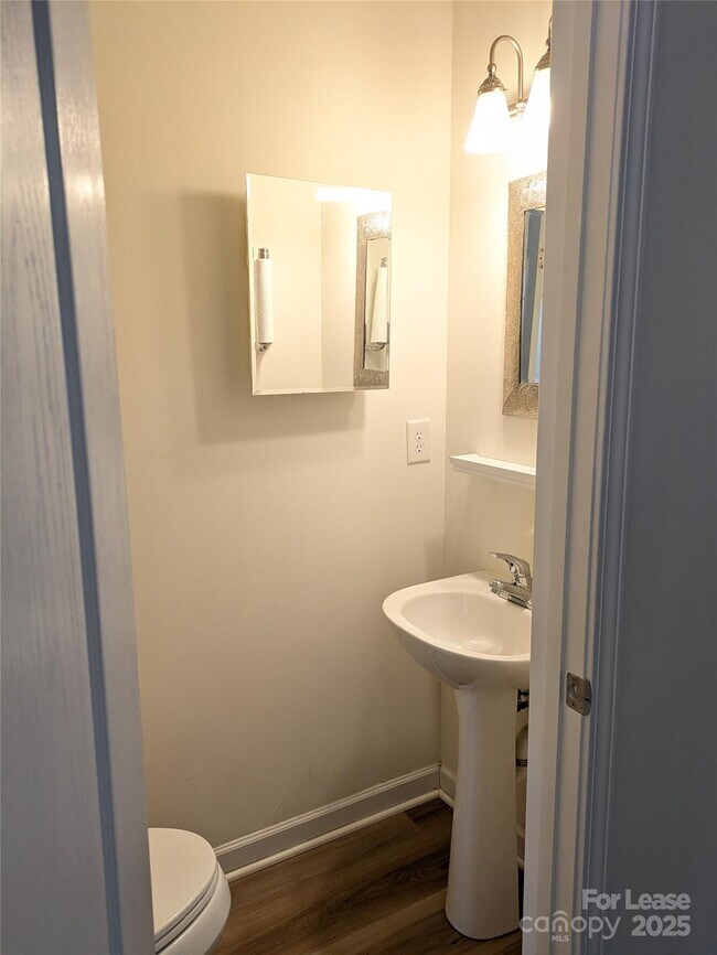 Building Photo - 103 Chawton Ln