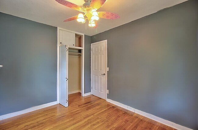 Building Photo - 135 Clay St